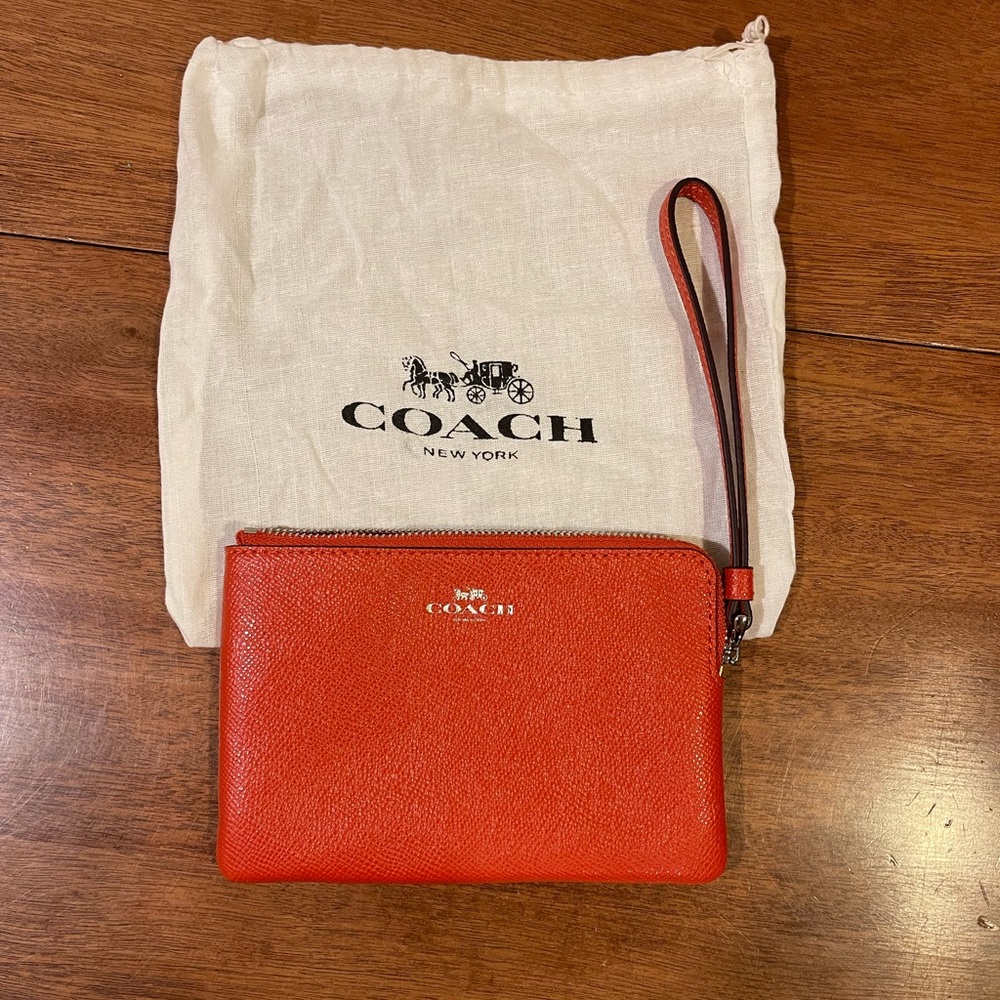 Coach Corner Zip Wristlet Leather Pebbled Burnt Orange NEW